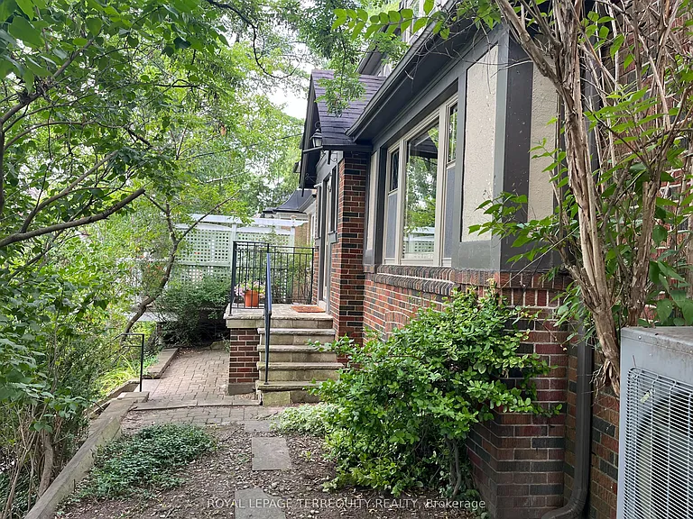 25 Halford Ave — Photo 3