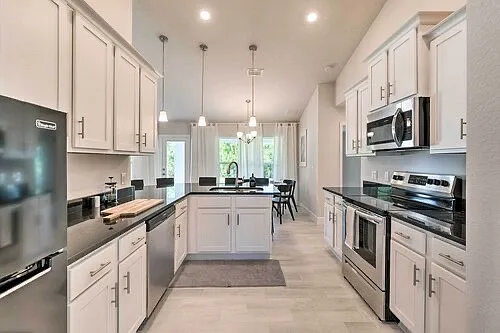 4 bed, 2180 sqft, $2,850 — Photo 3