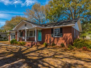 1340 Honeysuckle Ln, Charleston, SC 29412