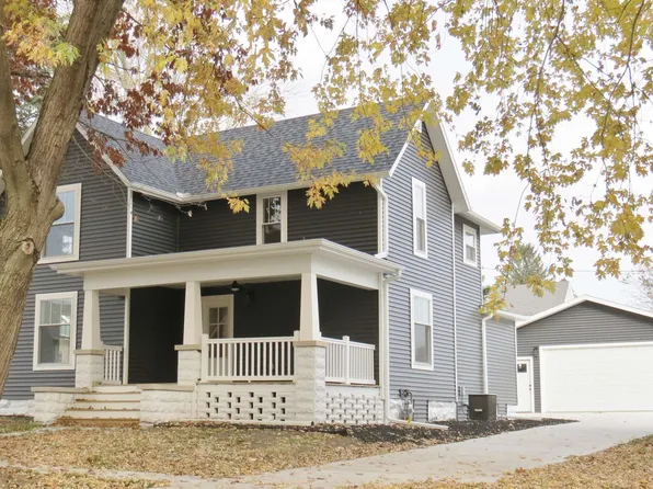 313 S 4th St, Maquoketa, IA 52060