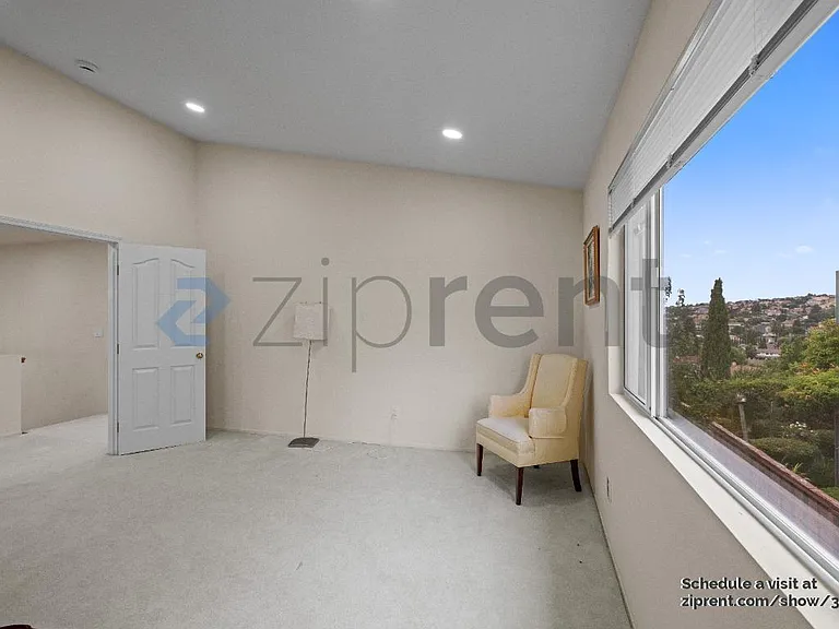 1001 Sandhurst Dr — Photo 29
