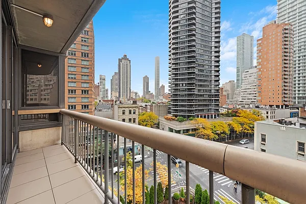 Sold by Douglas Elliman | media 18