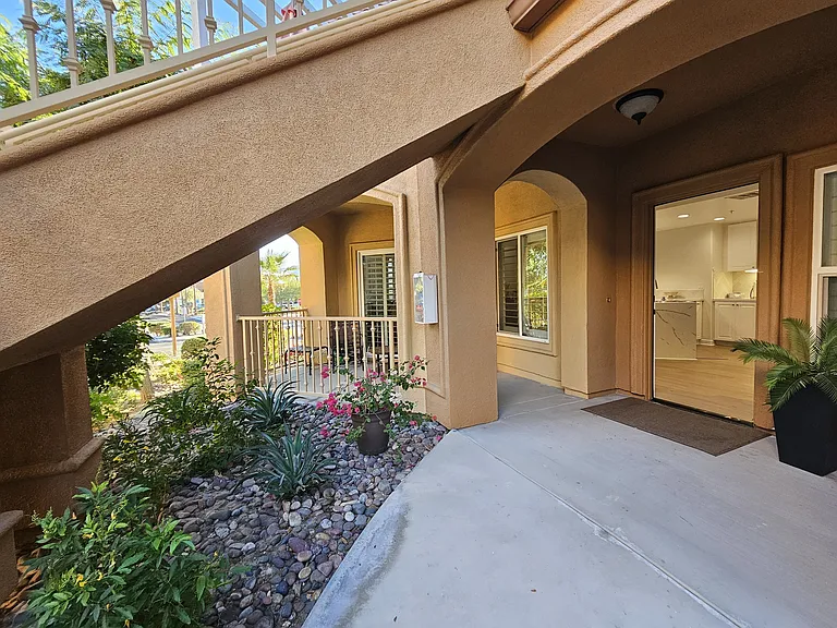 45245 Seeley Dr #18D — Photo 4