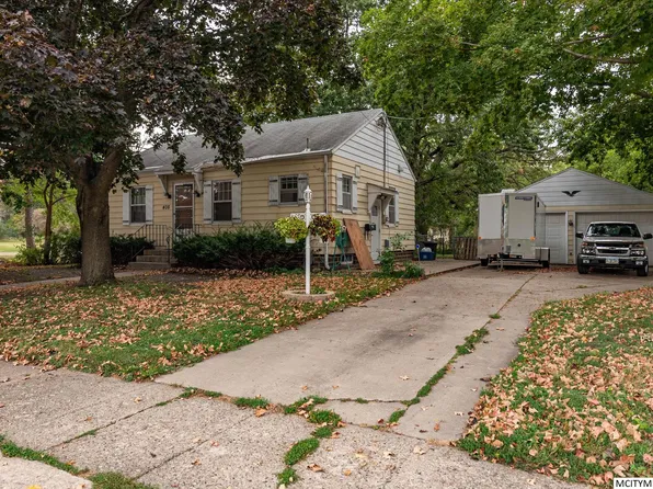 408 N Jackson Ave, Mason City, IA 50401