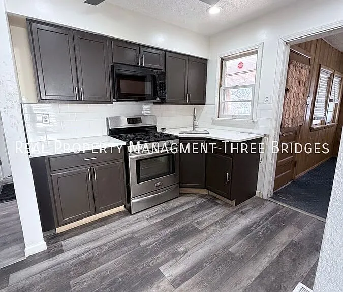 35 S Barat Ave — Photo 14