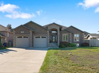 11933 Maisonneuve St, Tecumseh, ON N8N 1R2