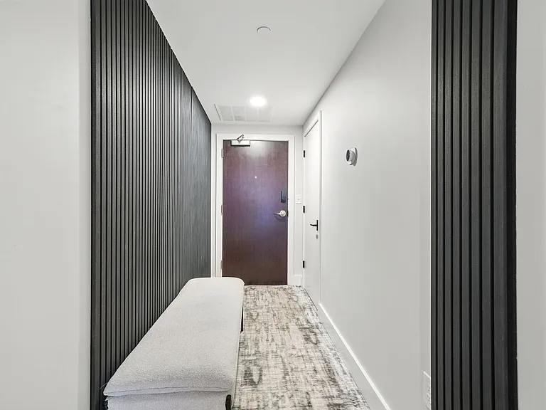 314 N Broadway Ave #806 — Photo 2