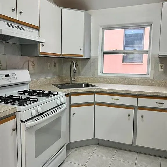 670 Schenck Ave #2 — Photo 10