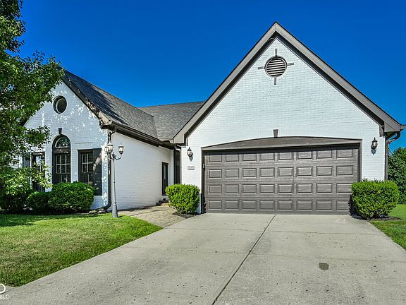 3rd image of 8888 Pine Tree Blvd