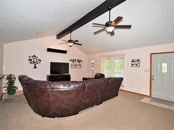 LARGE FAMILY ROOM WITH HIGH CEILING!