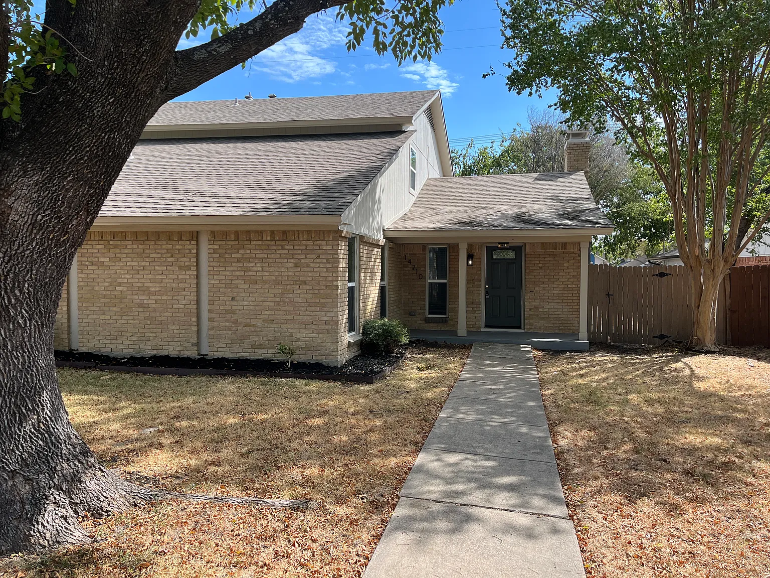 3 bed, 1888 sqft, $2,700 — Photo 1