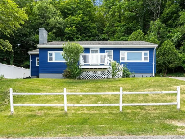 90 Linwood St, Haverhill, MA 01830