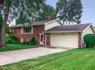 7295 Magnolia Dr, Jenison, MI 49428