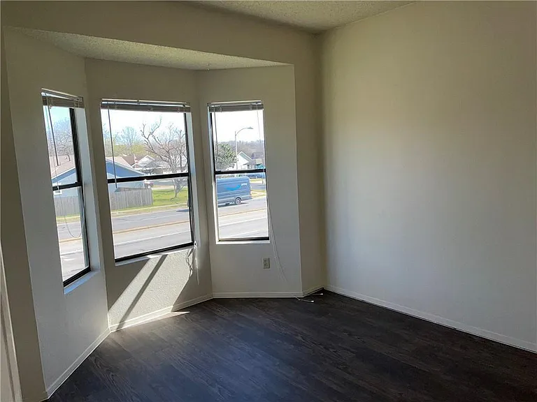 2415 W Slaughter Ln #D — Photo 10