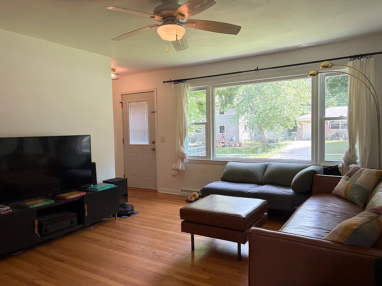 4906 Phillip Ln — Photo 6