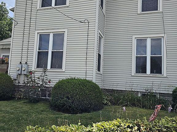 3rd image of 332 N Main St