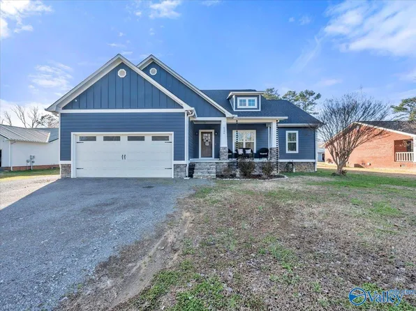 4196 Woods Cove Rd, Scottsboro, AL 35768