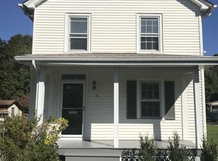 11 Jackson St, Beacon, NY 12508