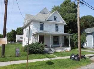 46 Orchard St, Silver Springs, NY 14550