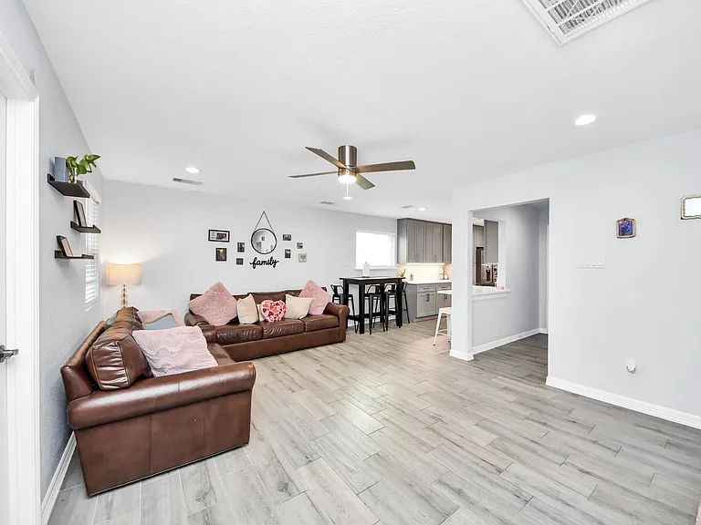 834 Ellington St — Photo 7