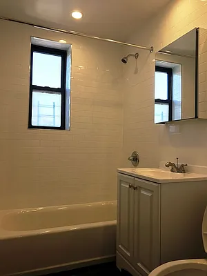 Rented by Prime Realty | media 32