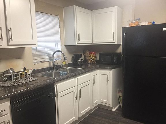 5th image of 961 Superior St