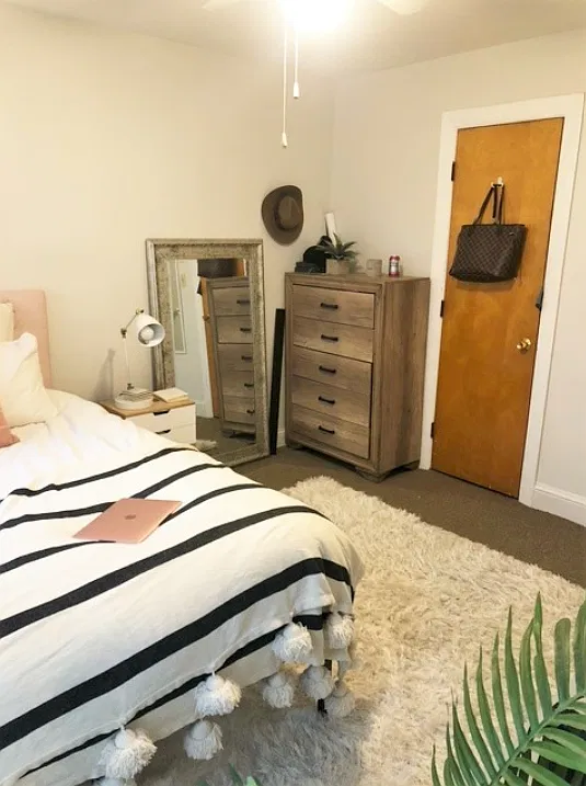 Studio, 420 sqft, $1,850 — Photo 4