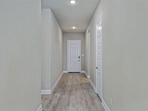 3rd image of 206 Miramar Ave