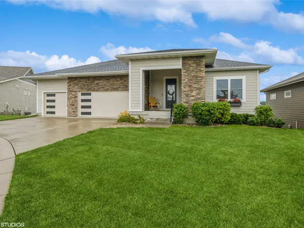 9416 Rushbrook Dr, Johnston, IA 50131