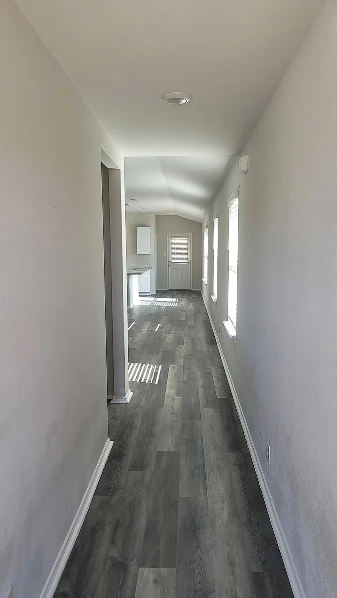 Building Photo - 153 Middle Green Loop