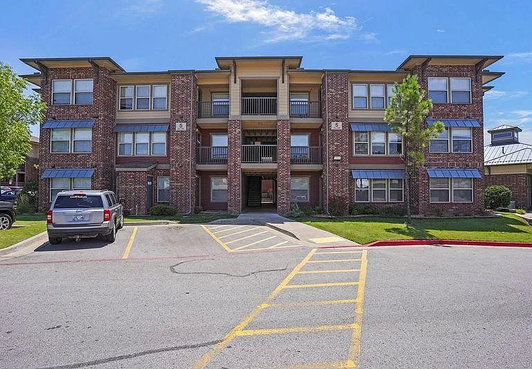 Icon at Broken Arrow Apartments — Photo 21