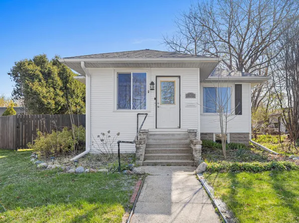1068 Cherokee Ave, West Saint Paul, MN 55118