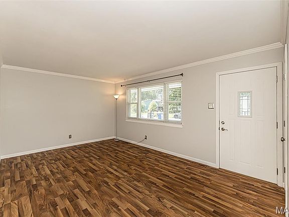 5th image of 2022 Dawson Dr