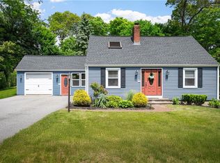 5 Orchard Dr, Cumberland, RI 02864