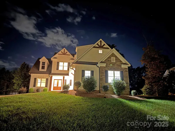 3622 46th Ave NE, Hickory, NC 28601