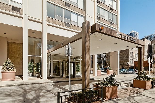 1st image of 70 W Burton Pl APT 907