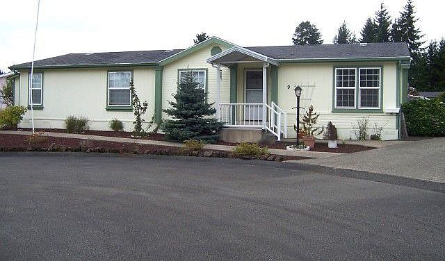 1st image of 9 Reindeer Ln