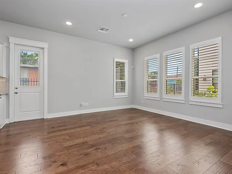 909 Oak St #C — Photo 7