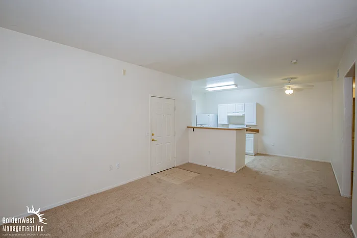 8250 N Grand Canyon Dr #1066 — Photo 2