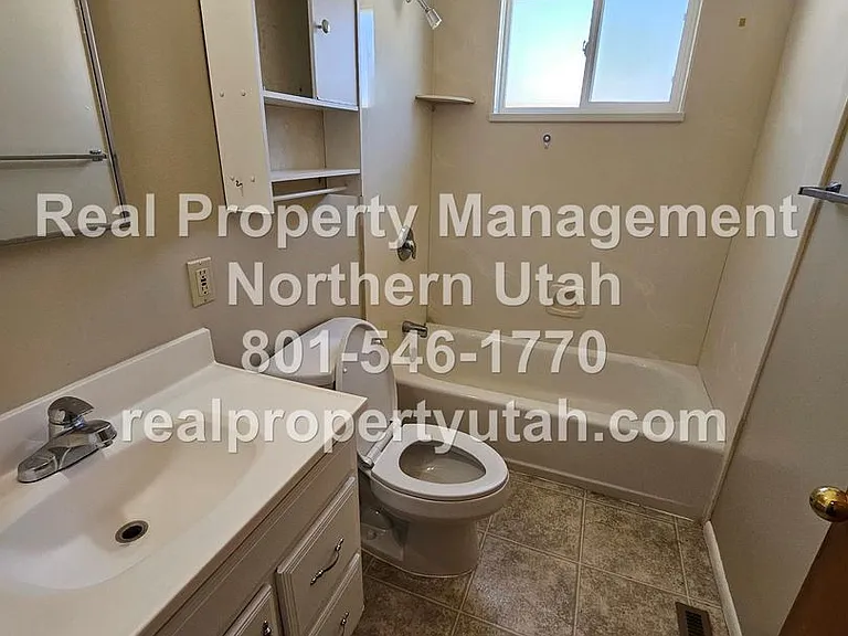 720 Belnap Cir — Photo 13