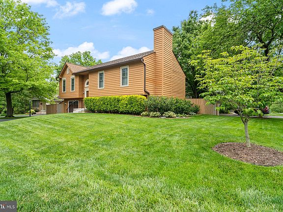4th image of 10301 Horn Ct