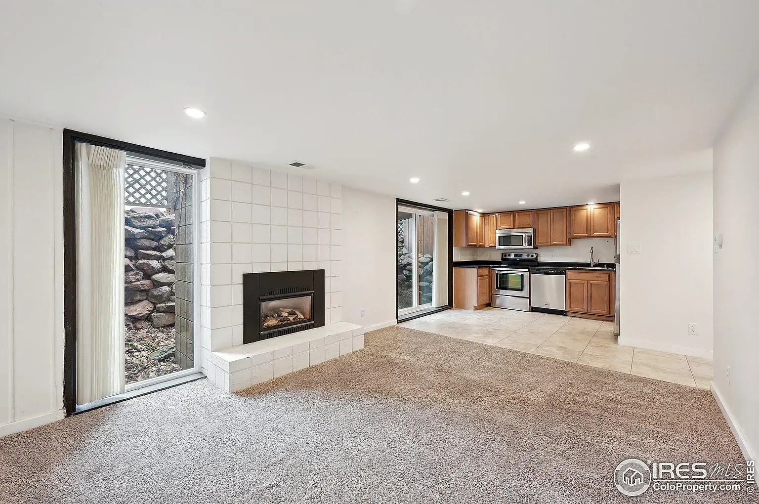 2 bed, 780 sqft, $2,000 — Photo 1