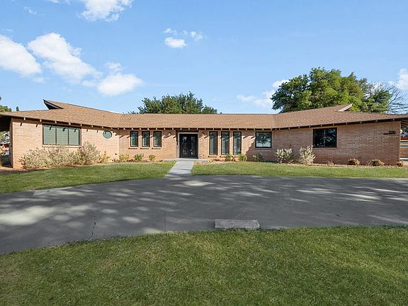 4th image of 700 Highland Dr