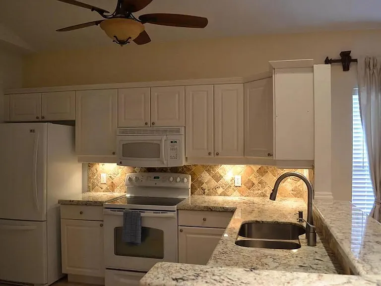 7916 SE Sugar Pines Way — Photo 5