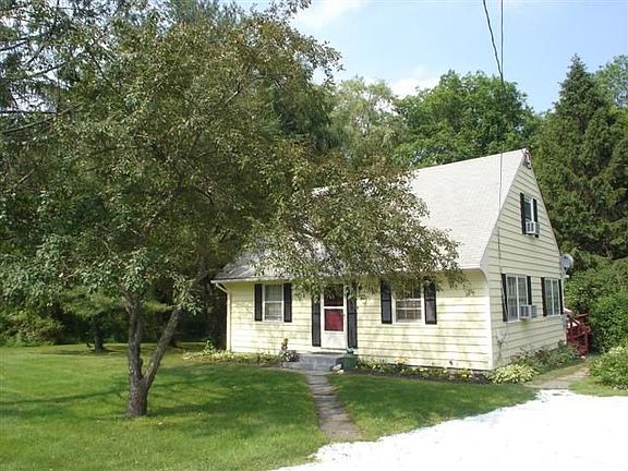 2nd image of 994 Stoneleigh Ave