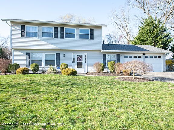 2nd image of 1022 Feathertree Drive