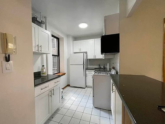5th image of 22 W 77th St APT 2