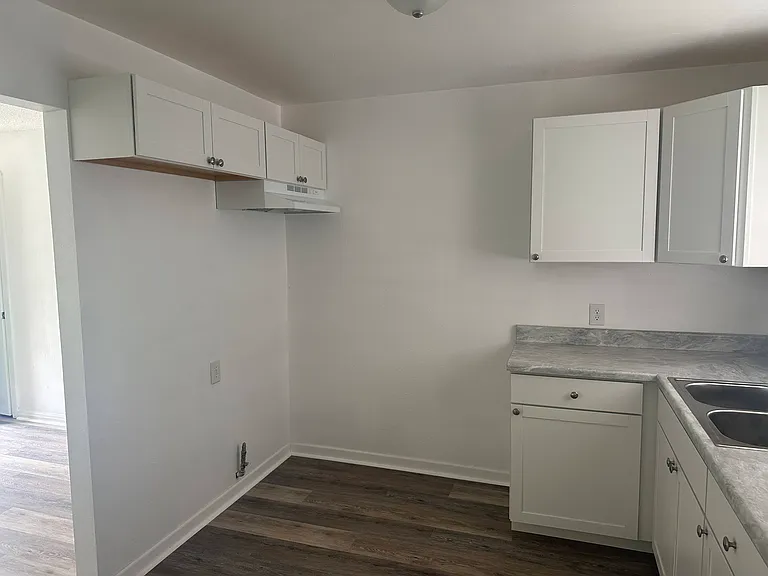 1104 Duncan Ave — Photo 4