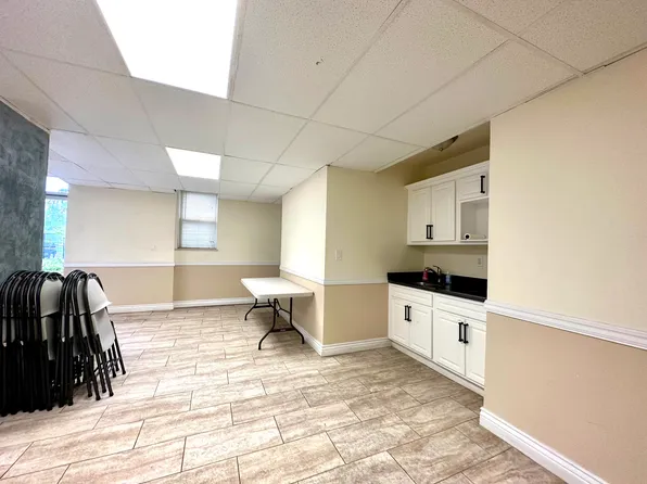 2665 Homecrest Avenue image 9 of 13