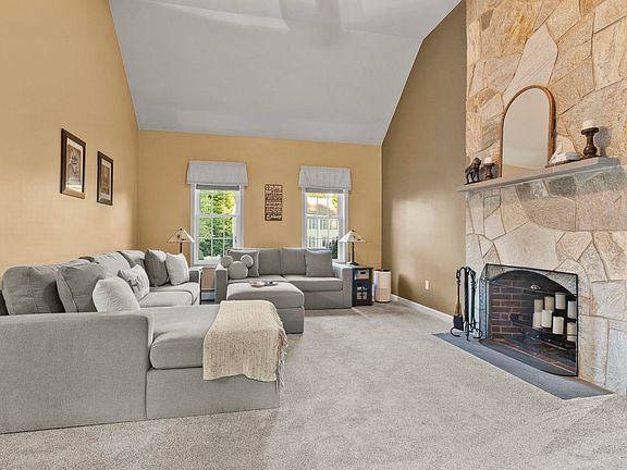 3rd image of 18 Quaker Lane